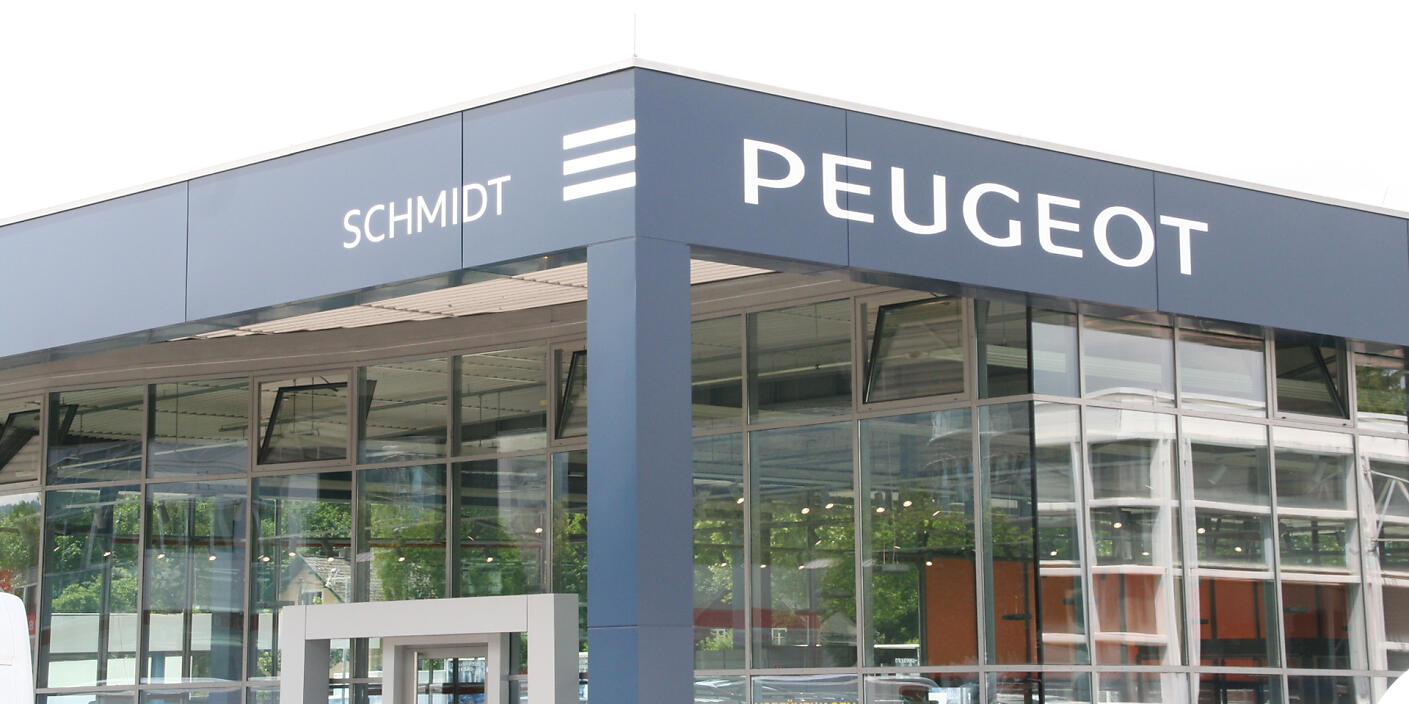 Schmidt Automobile Peugeot Standort in der Alpenstraße in Salzburg.
