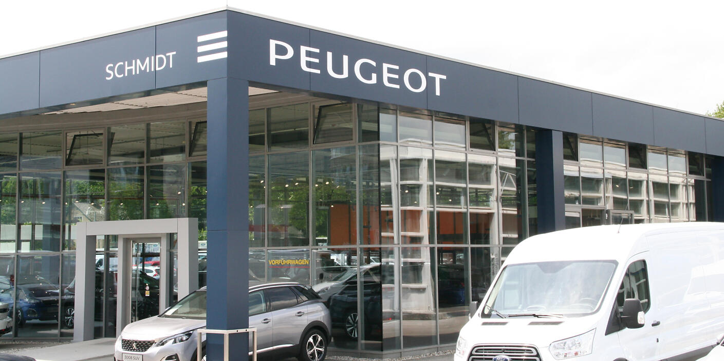 Schmidt Automobile Peugeot Standort in der Alpenstraße in Salzburg.