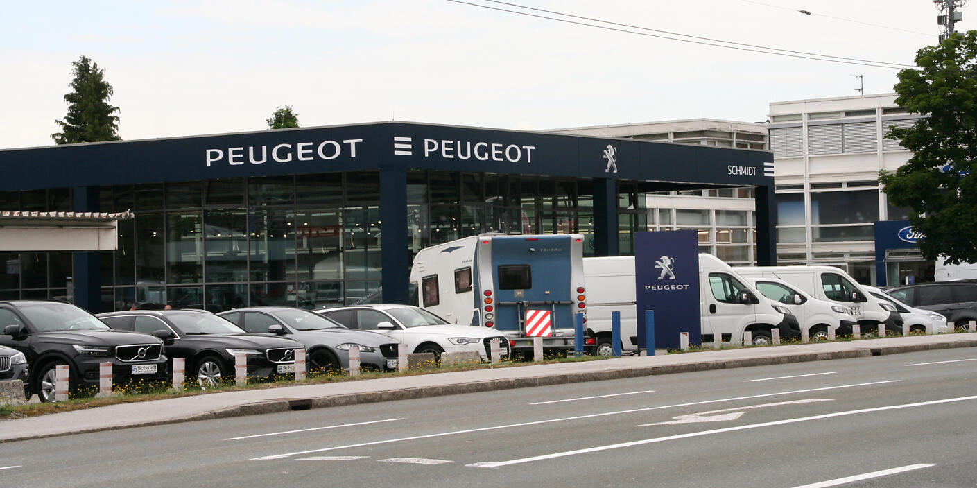 Schmidt Automobile Peugeot Standort in der Alpenstraße in Salzburg.