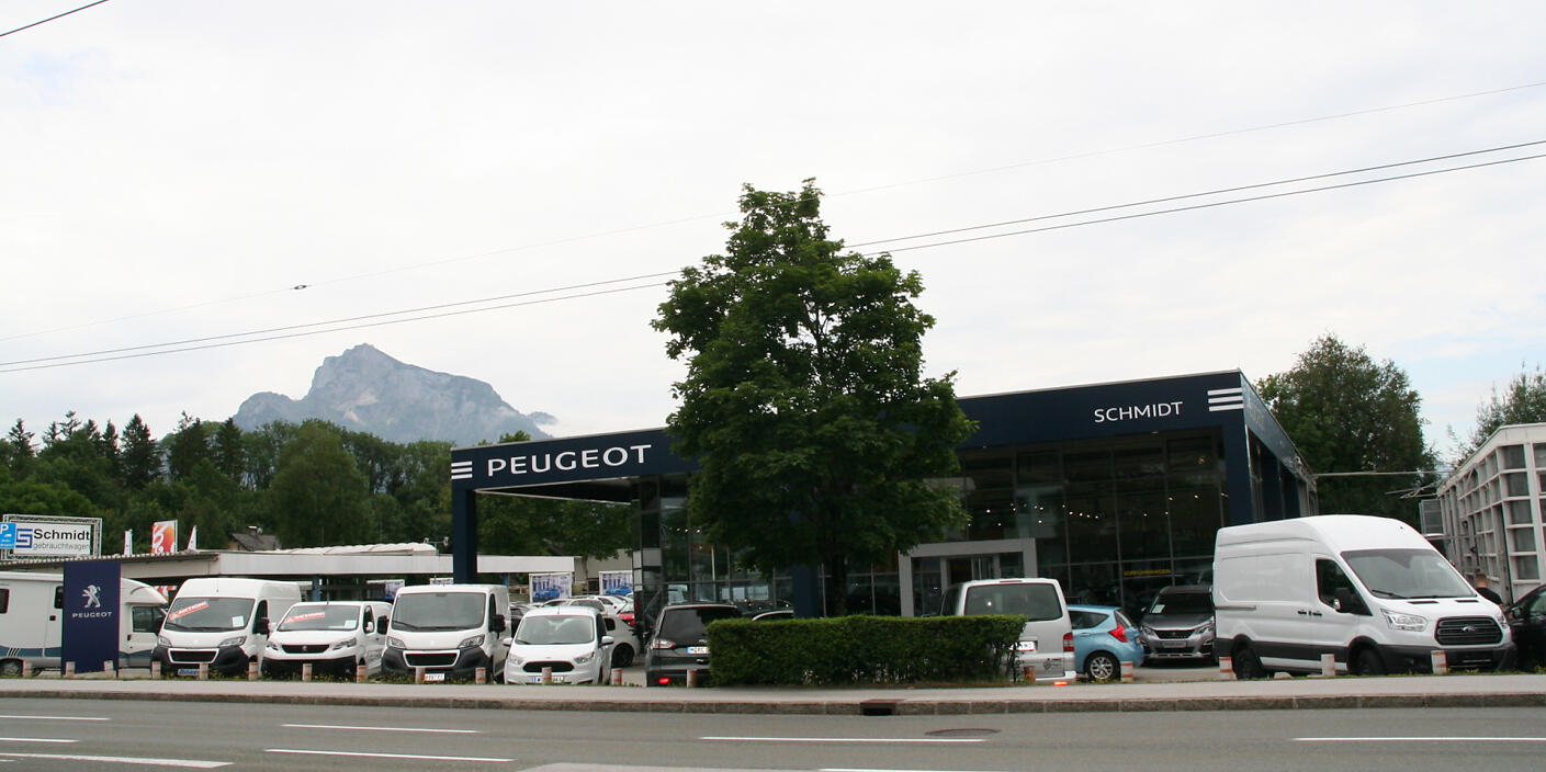 Schmidt Automobile Peugeot Standort in der Alpenstraße in Salzburg.